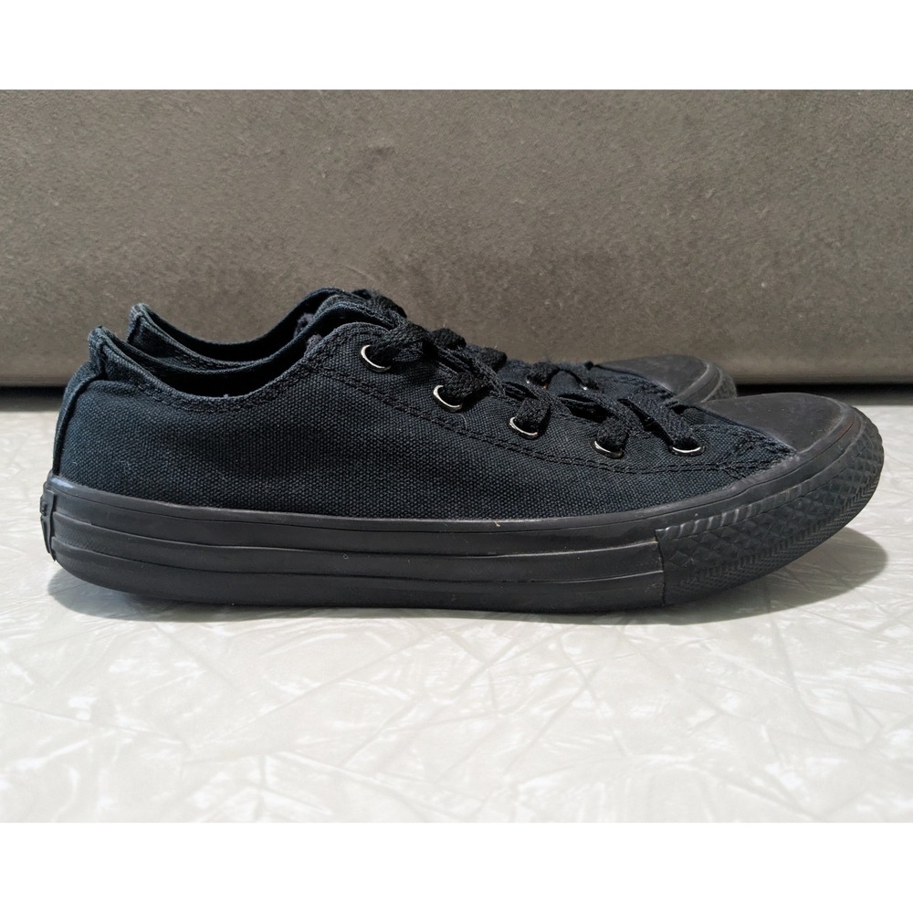 Converse Chuck Taylor All Star Low Top Triple Black Youth Shoes Size 2.5Y - Picture 3 of 6